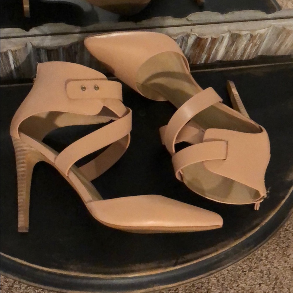 Joe’s Jeans “Perry” Leather Pumps